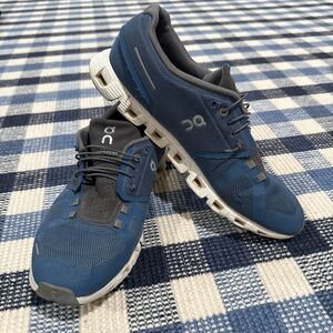 On Running Men's Navy and Gray Sneakers